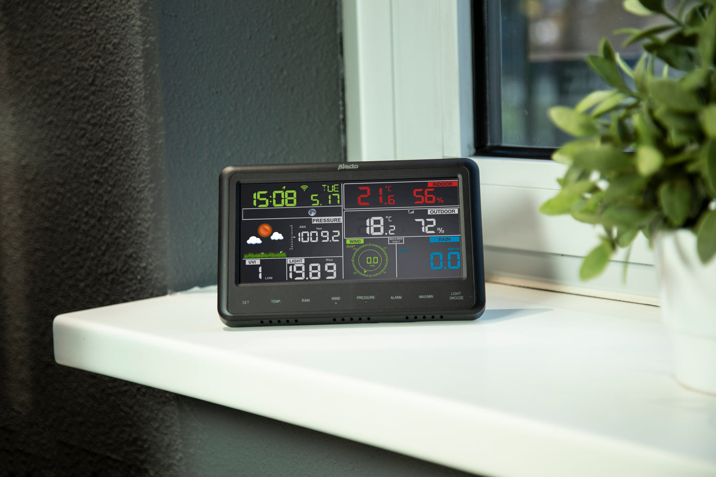 Alecto WS-5500 - Professional 8 in 1 wi-fi weather station with app and wireless outdoor sensor, black